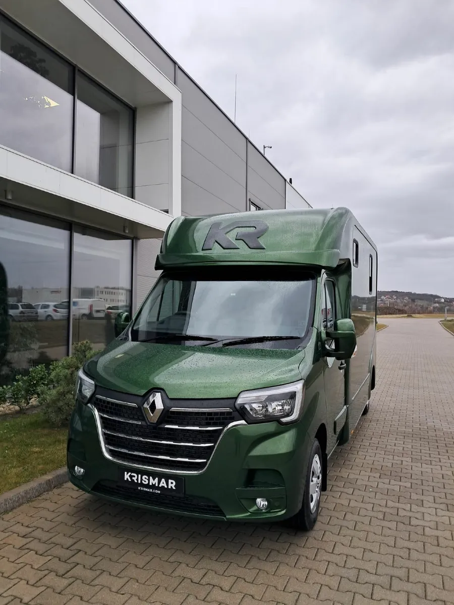 New Renault Masters for immediate delivery - Image 2