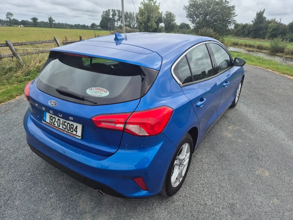 192 Ford Focus ZETEC 1.5 TDCI 125PS 6SPEED 4DR - Image 4