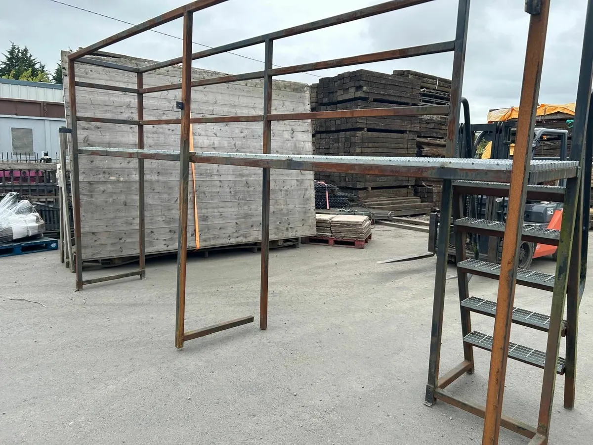 Box Iron Stairs & Landing Platform - Image 3
