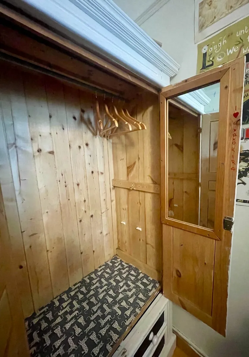 Wardrobe - Image 3