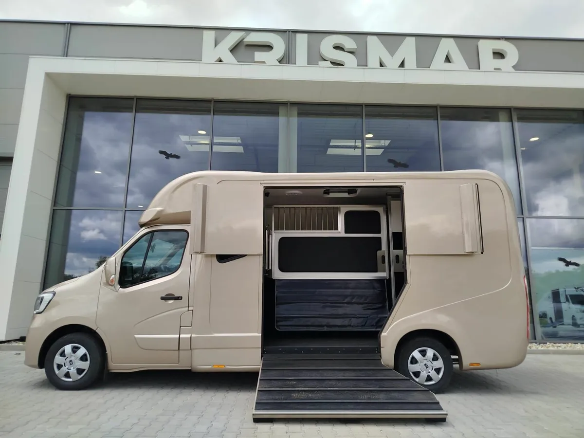 New Renault Masters for immediate delivery - Image 1