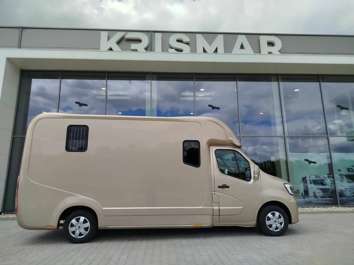 New Renault Masters for immediate delivery - Image 2