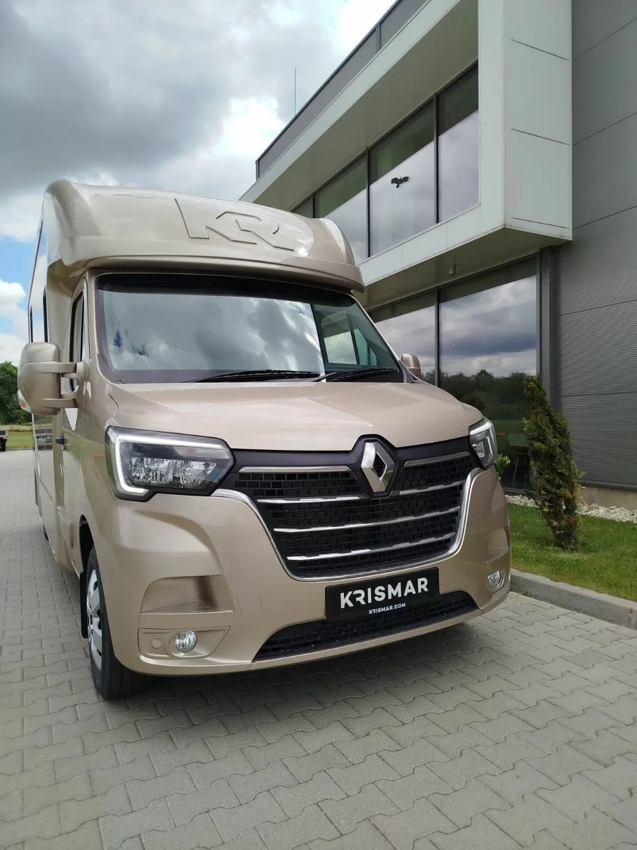 New Renault Masters for immediate delivery - Image 4