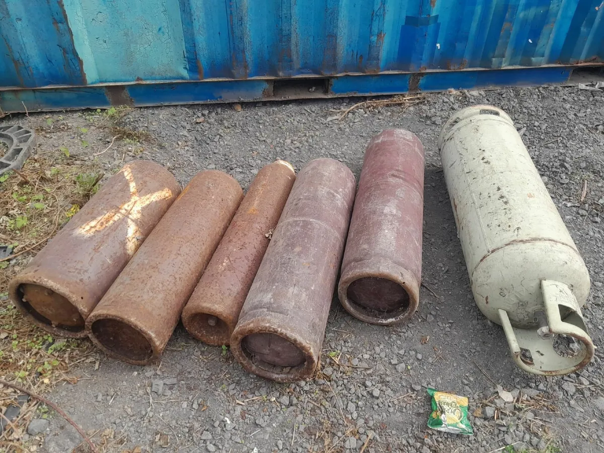 Garage and building equipment - Image 2