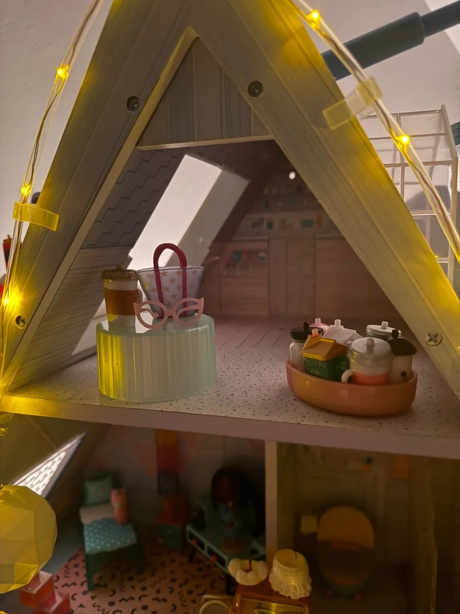 LOL Winter Disco House Dolls Car RRP 450+ EUR - Image 3