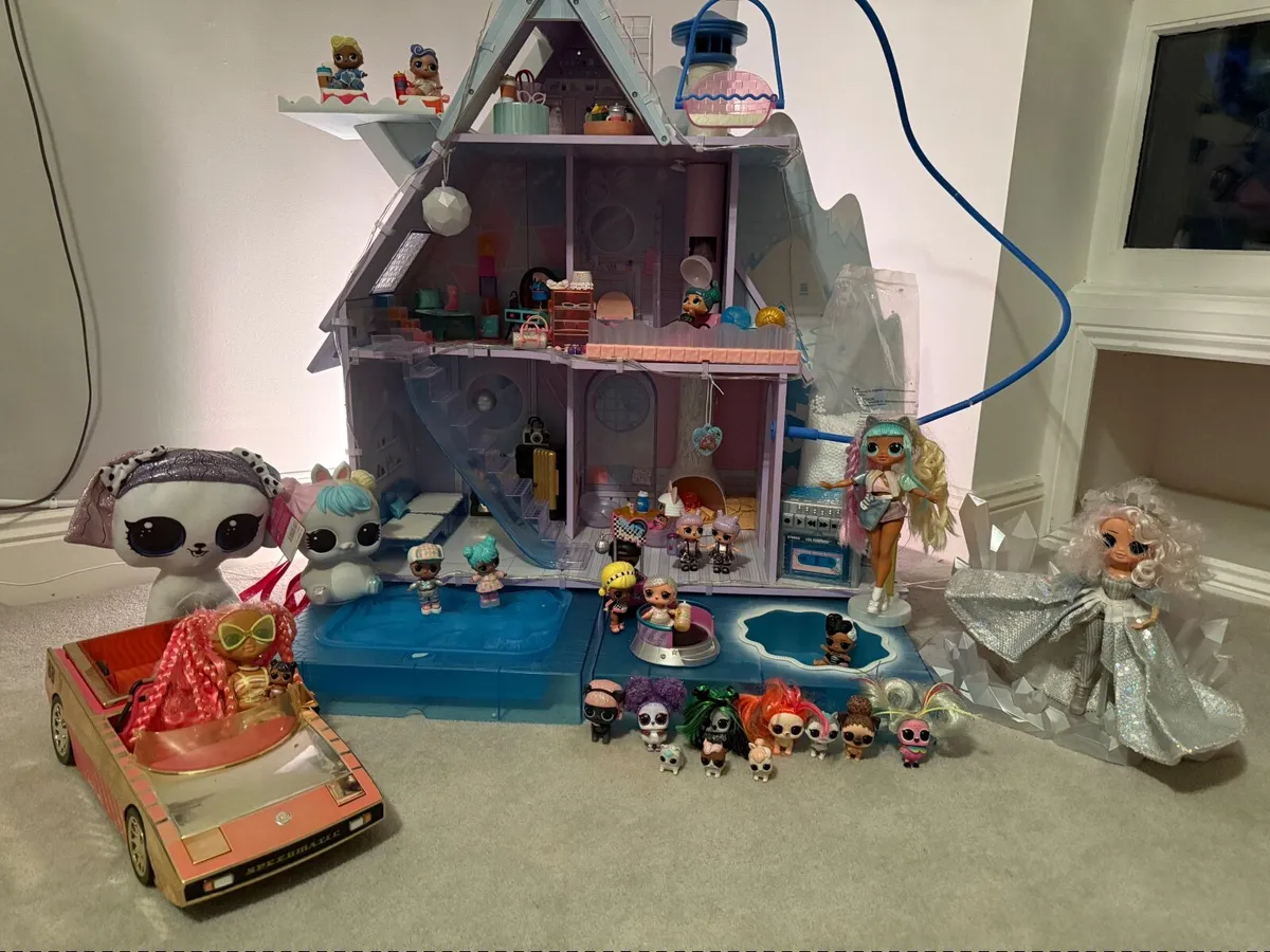 LOL Winter Disco House Dolls Car RRP 450+ EUR - Image 1