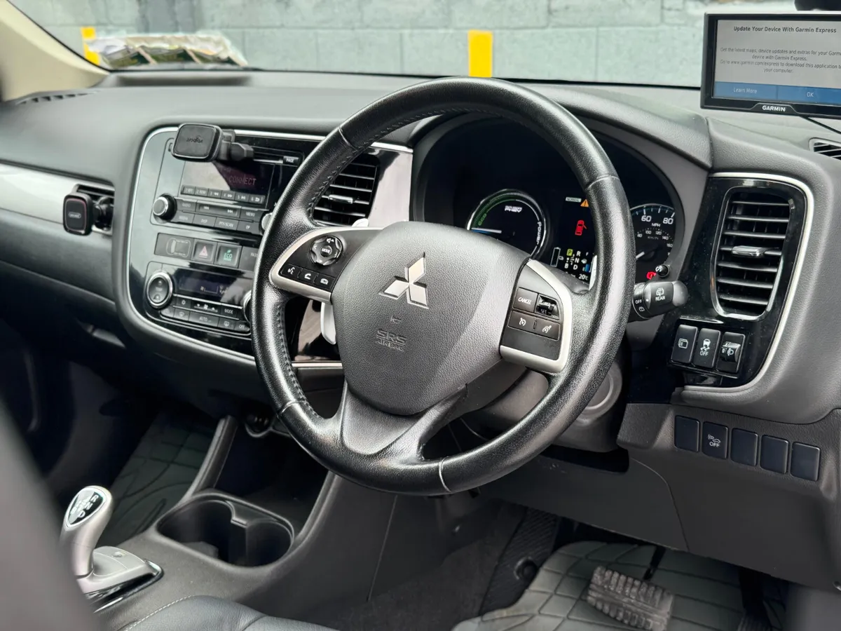 2014 MITSUBISHI OUTLANDER HYBRID PETROL AUTO - Image 2