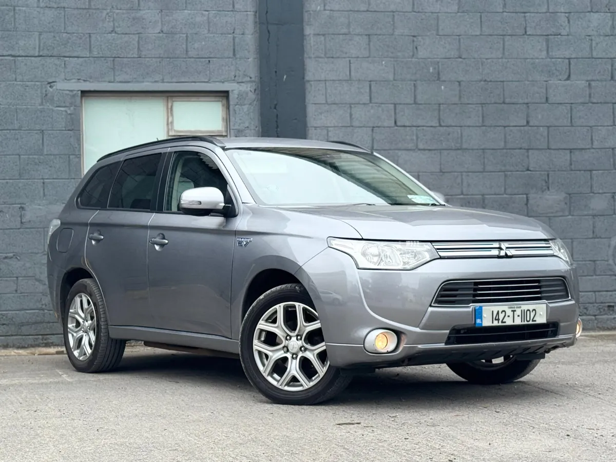 2014 MITSUBISHI OUTLANDER HYBRID PETROL AUTO - Image 1