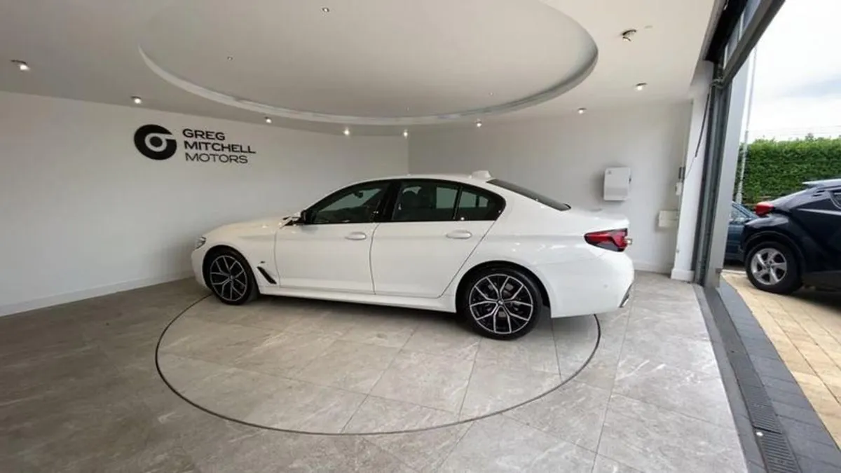 BMW 5 Series 520d Xdrive MHT M Sport 4dr Step Auto - Image 2