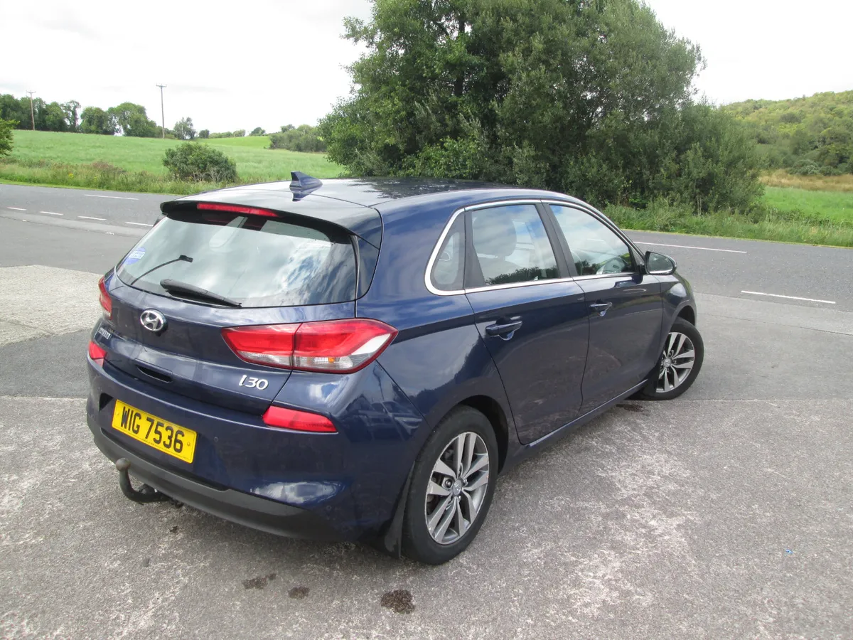 2019  HYUNDAI  I30  1.6 CRDI  SE  NAV  5DR  (BLUE) - Image 4