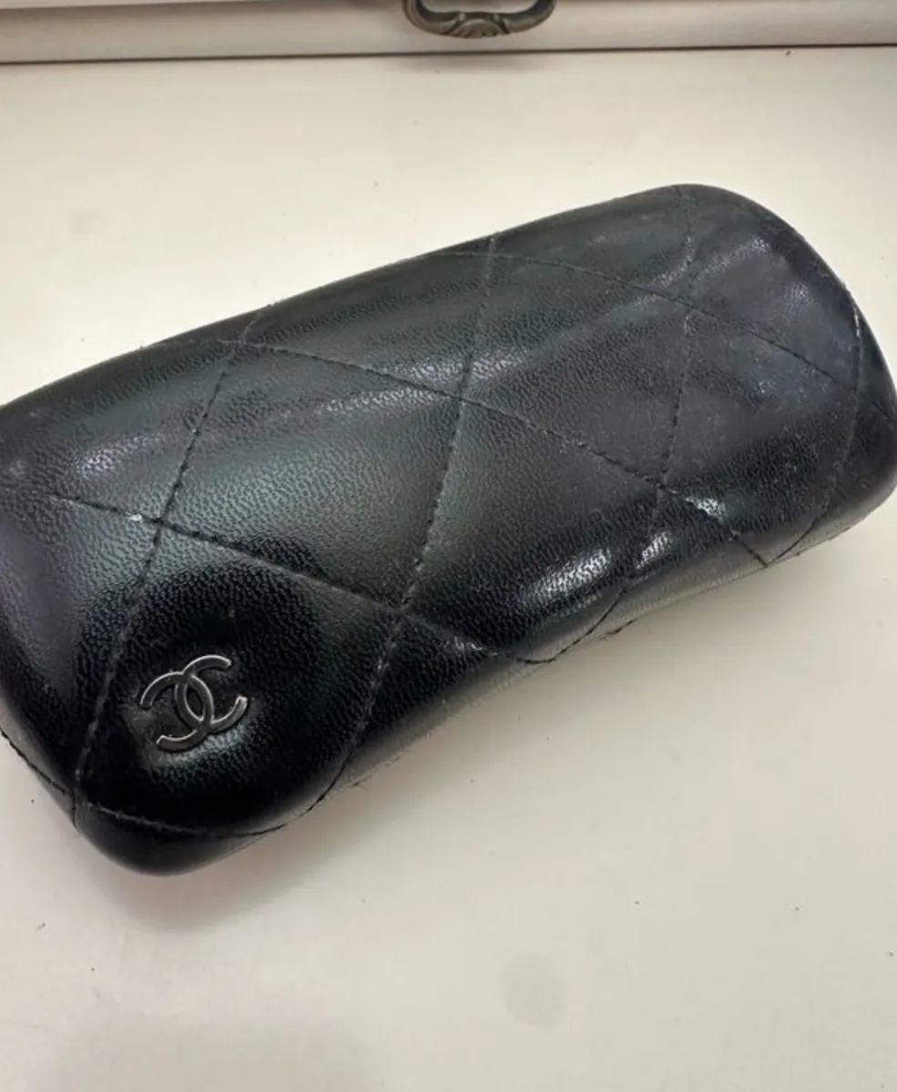 Authentic Chanel sunglasses RRP 265e - Image 3
