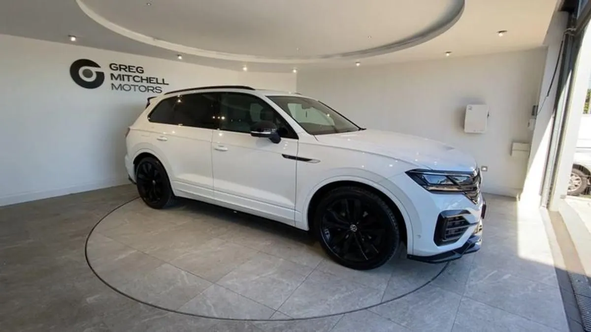 Volkswagen Touareg 3.0 V6 TDI 4motion Black Editi - Image 2