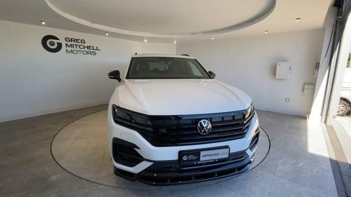 Volkswagen Touareg 3.0 V6 TDI 4motion Black Editi - Image 3
