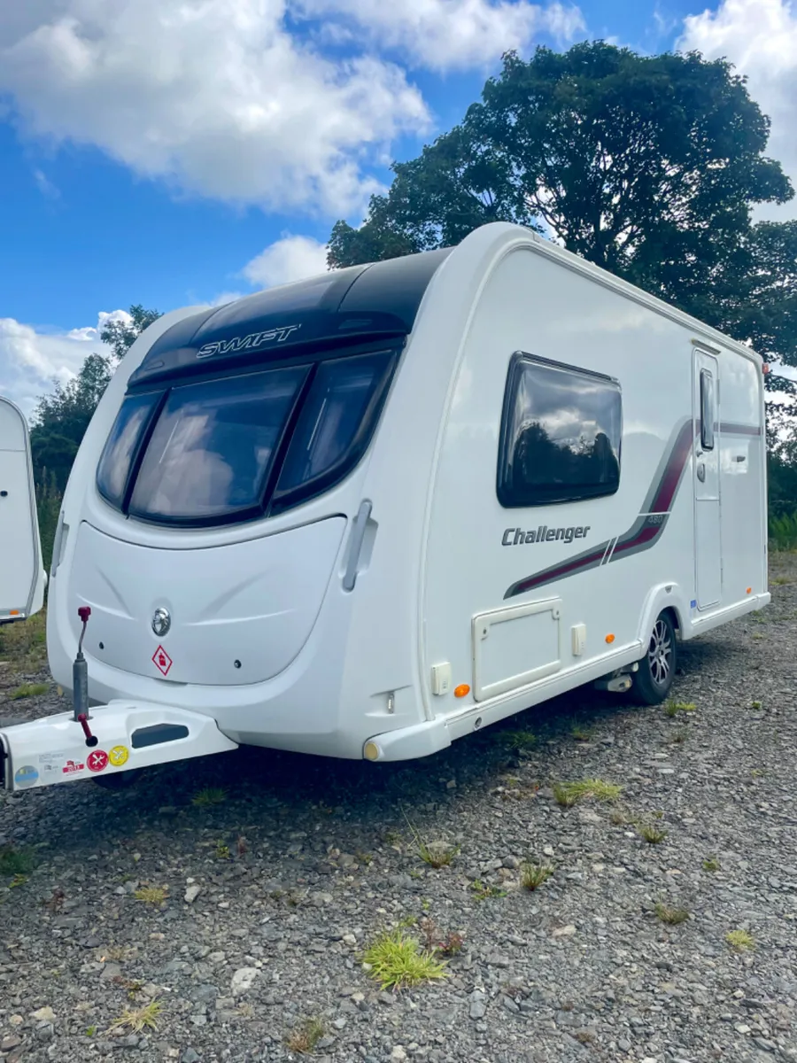 ✨2011 Swift Challenger 480 Caravan ✨ - Image 1
