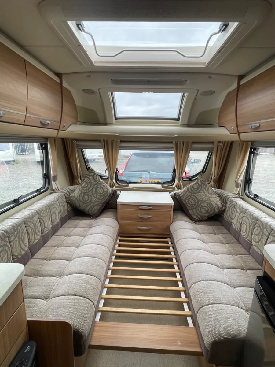 ✨2011 Swift Challenger 480 Caravan ✨ - Image 4