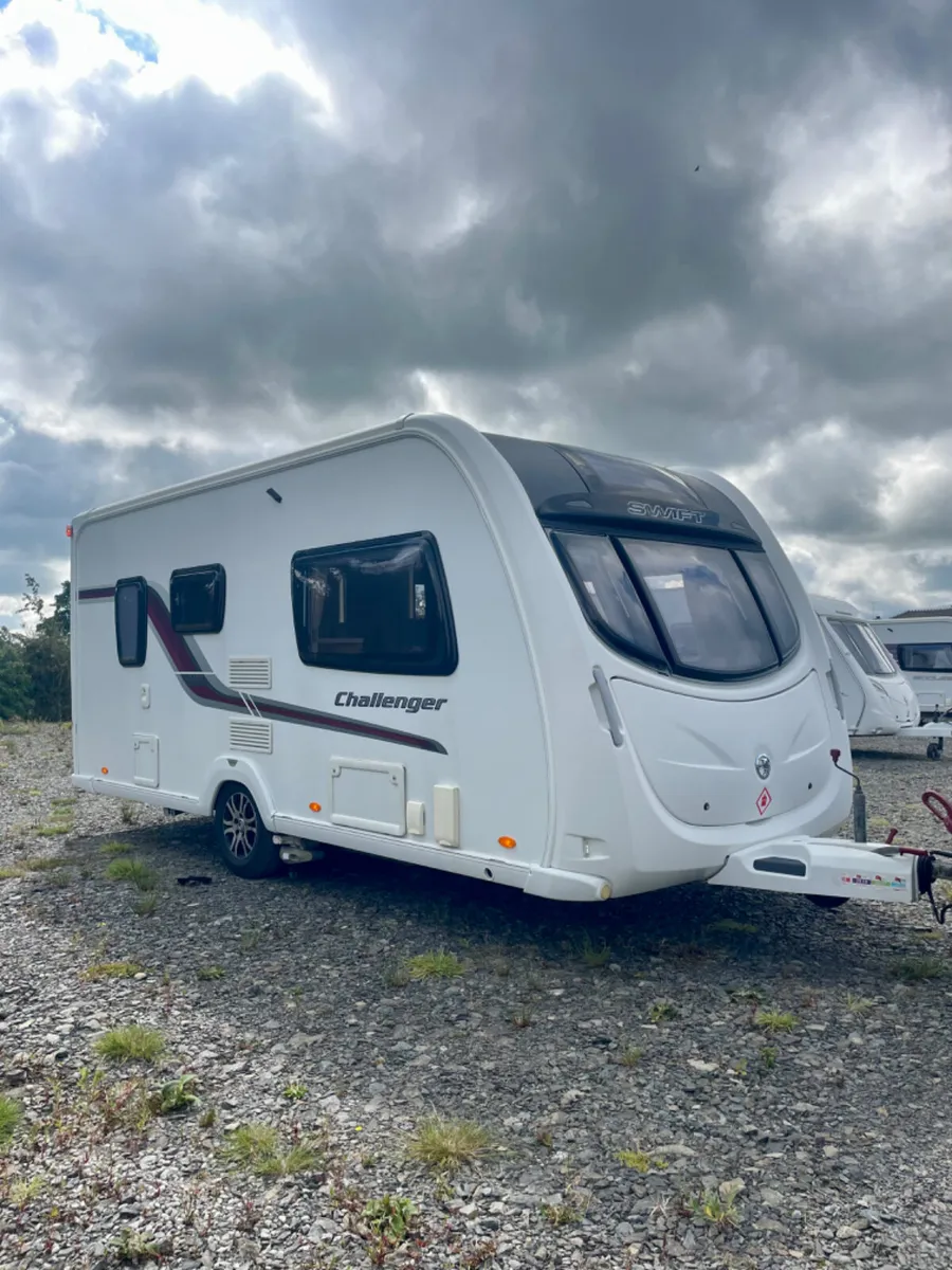 ✨2011 Swift Challenger 480 Caravan ✨ - Image 2