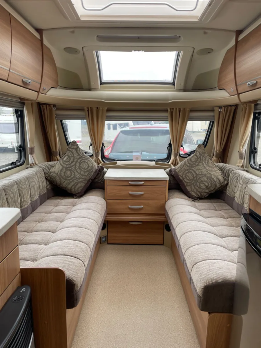 ✨2011 Swift Challenger 480 Caravan ✨ - Image 3