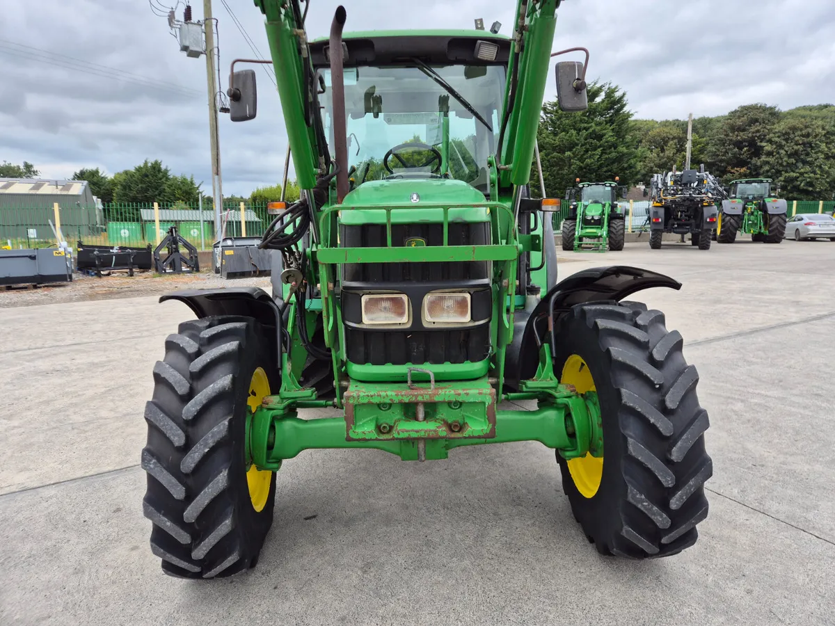 John Deere 6220 2004 - Image 4