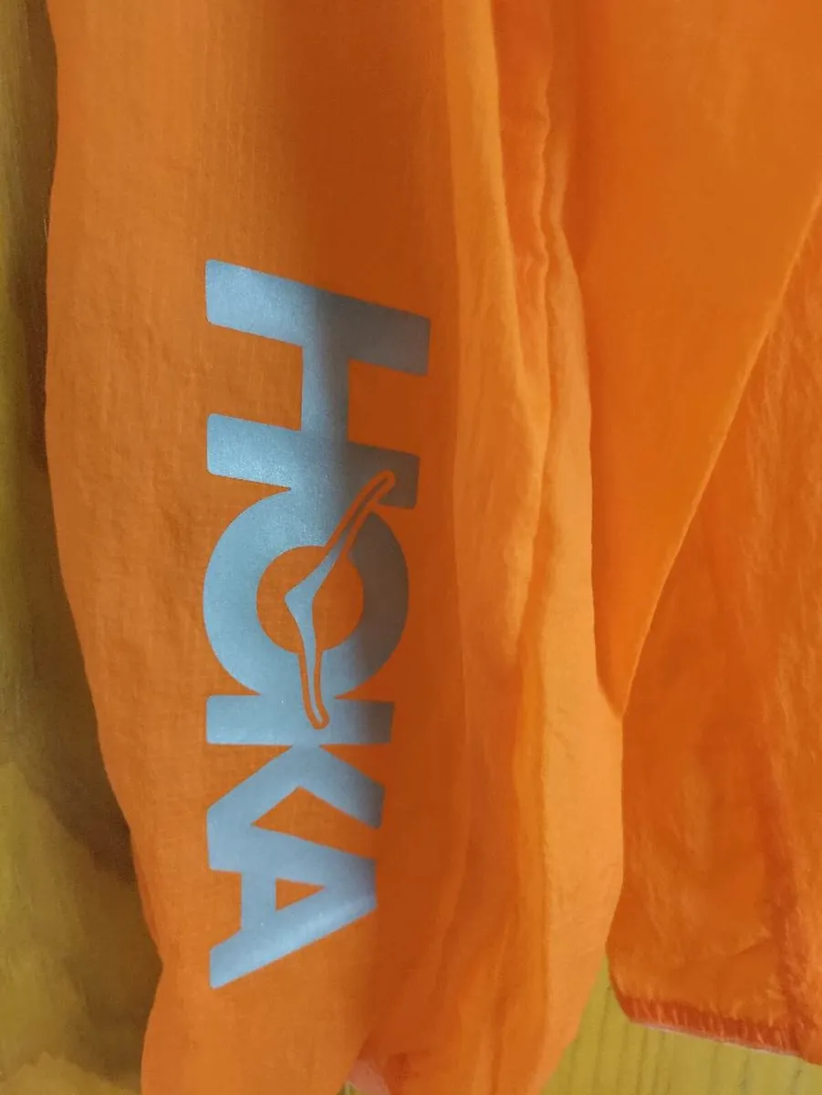 Hoka OneOne SkyFlow Viz jkt L New - Image 3