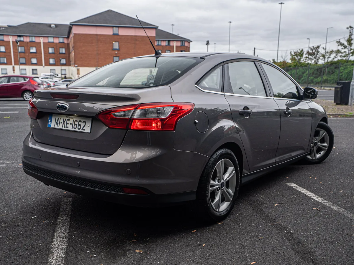 Ford Focus 2014 - Image 2