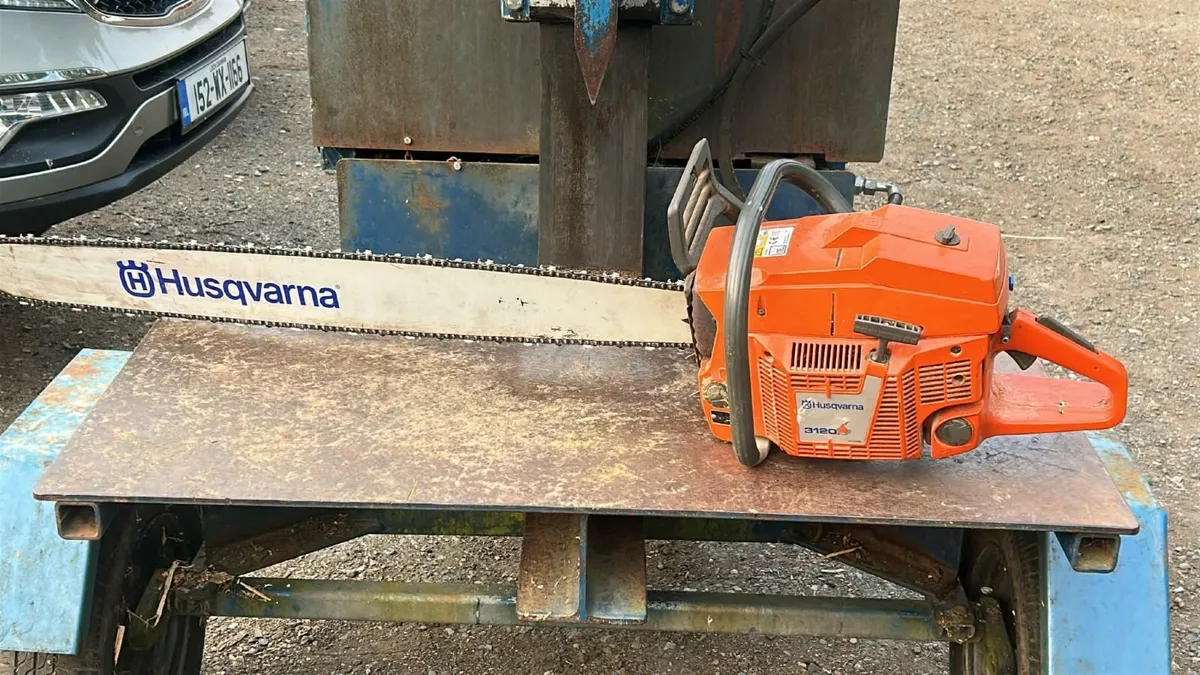 Husqvarna 3120 chainsaw - Image 1