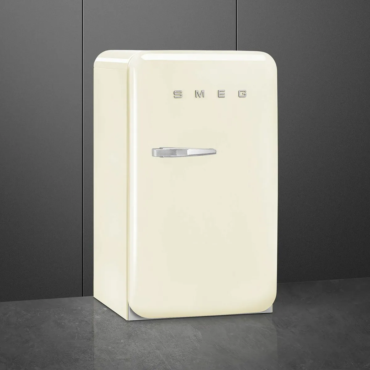 Brand New Smeg FAB10 Refrigerator - Image 2