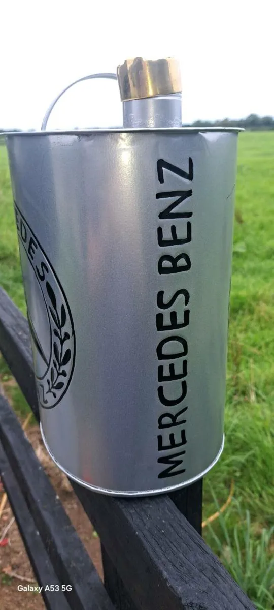 Mercedes  oil can - Image 2