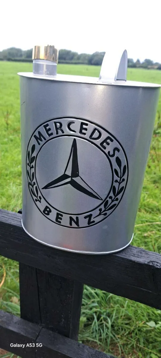 Mercedes  oil can - Image 3