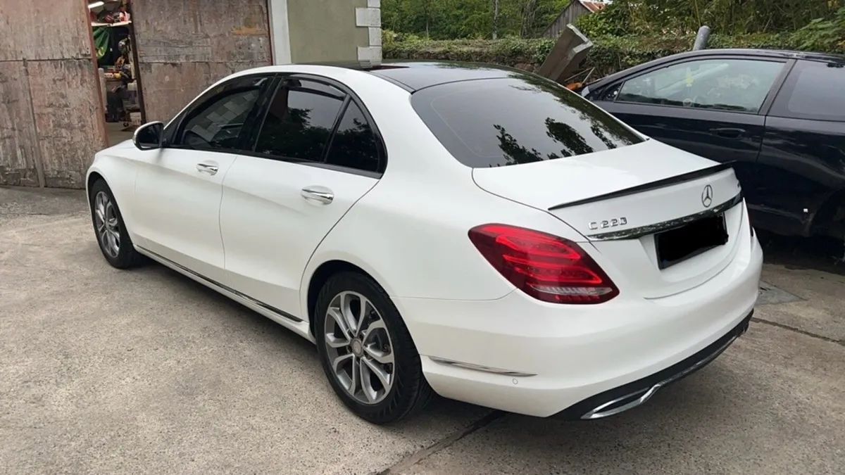2015 Mercedes Benz BlueTEC Sport Premium - Image 2