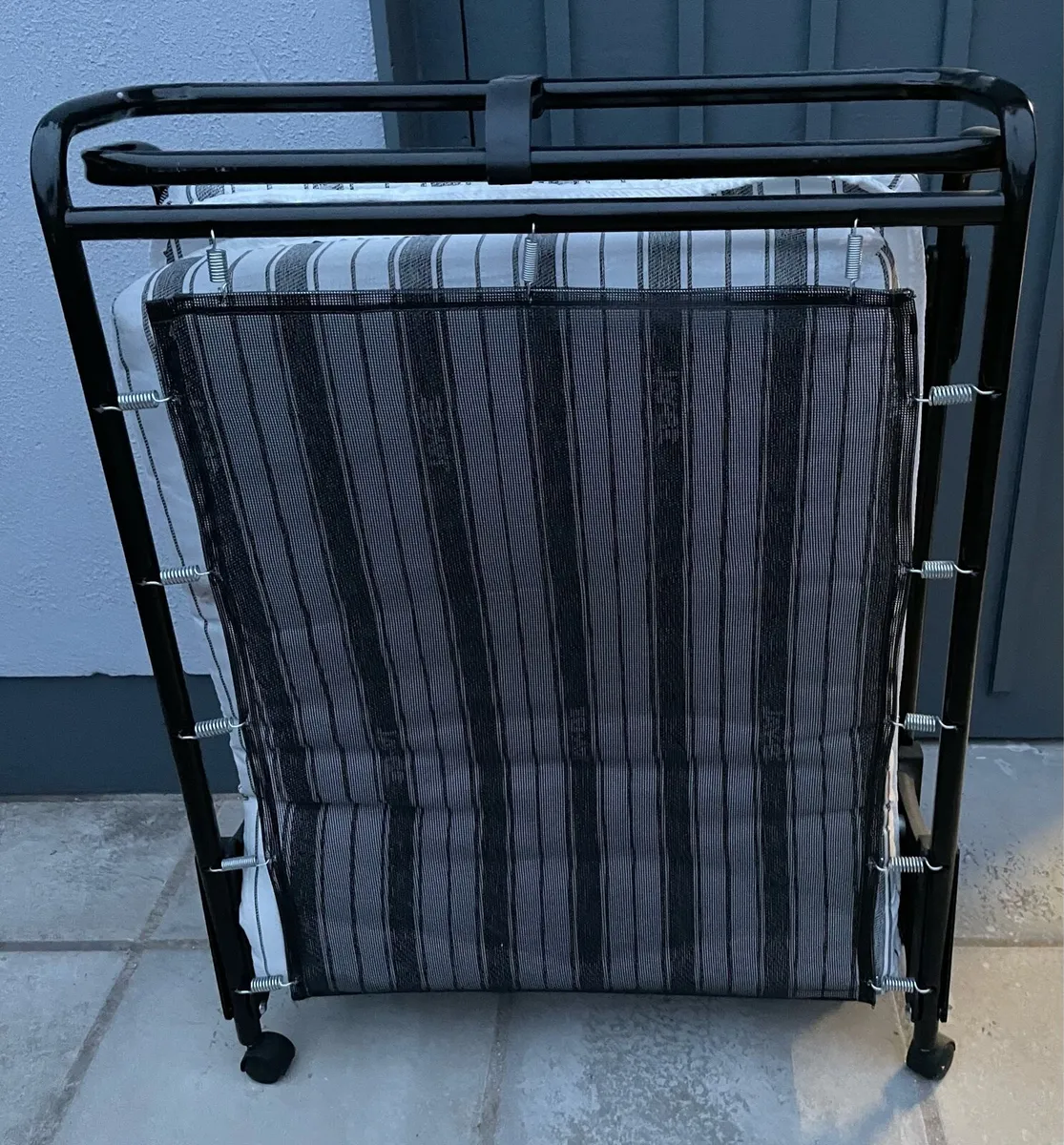 Fold up bed - Image 2
