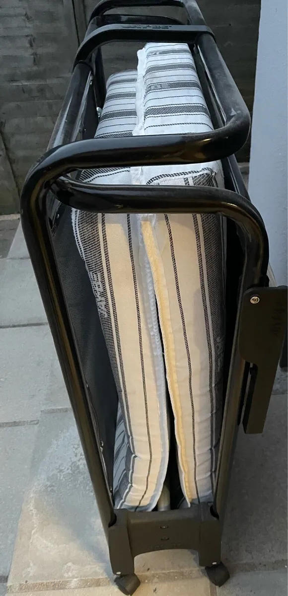 Fold up bed - Image 3