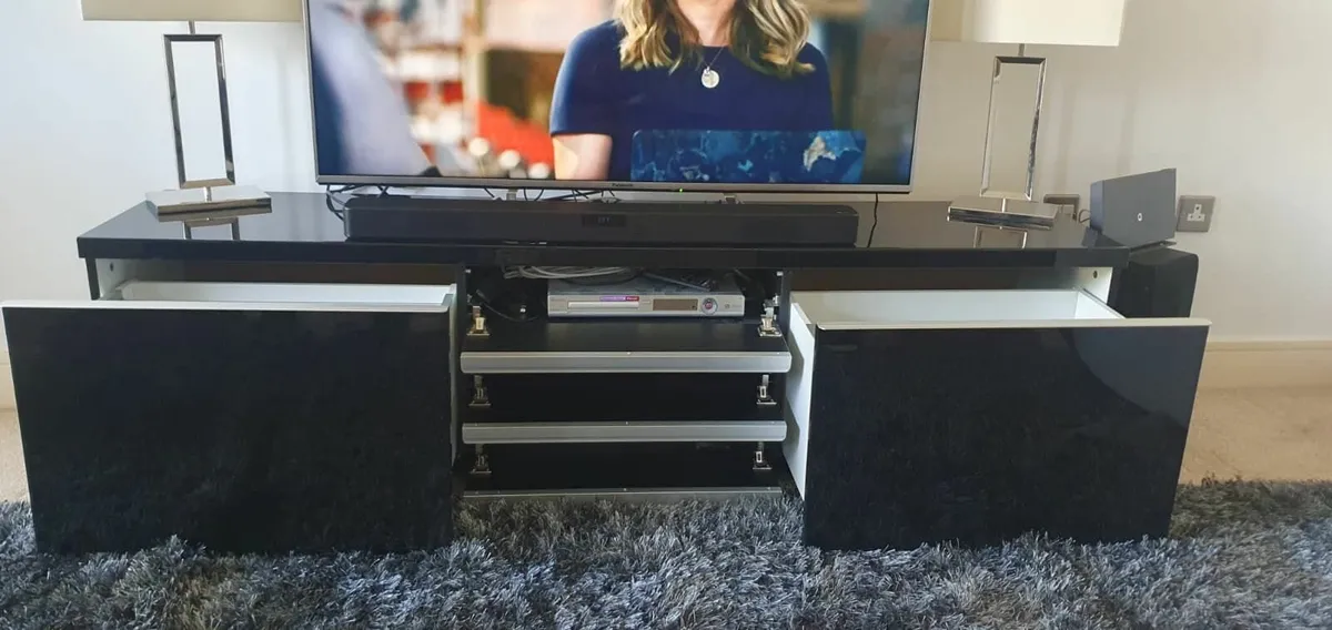 Black Gloss TV Bench / Media Unit – 180cm (W) - Image 2