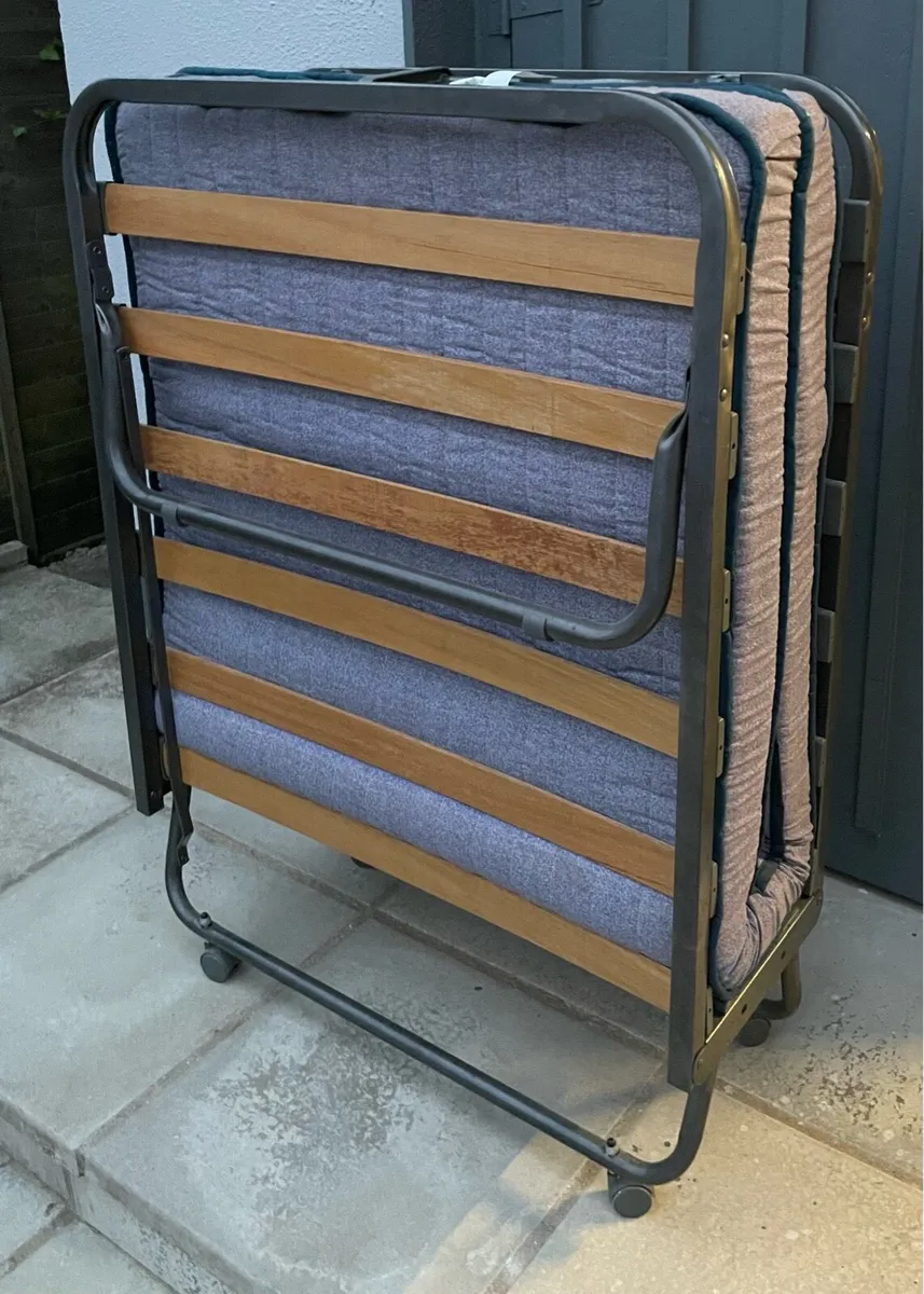 Fold away bed - Image 1