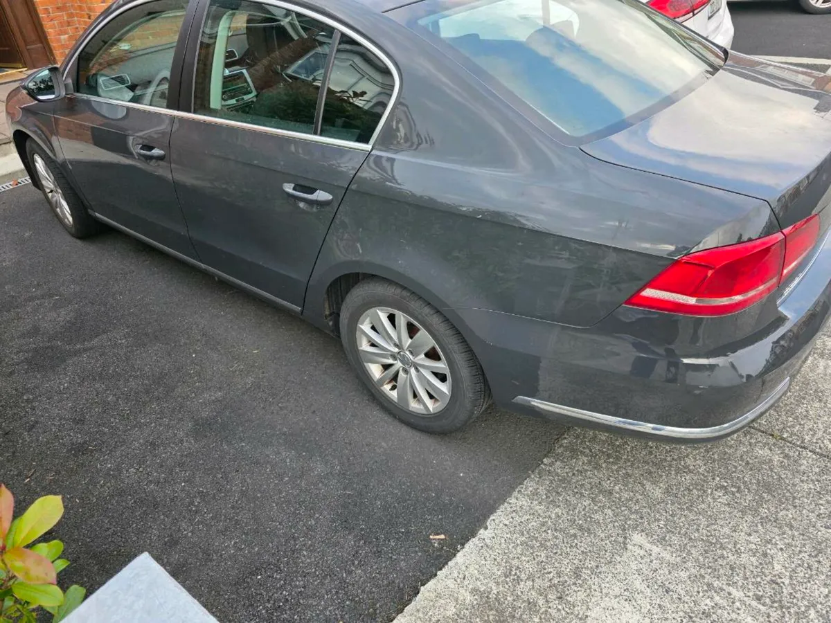 Volkswagen Passat - Image 4