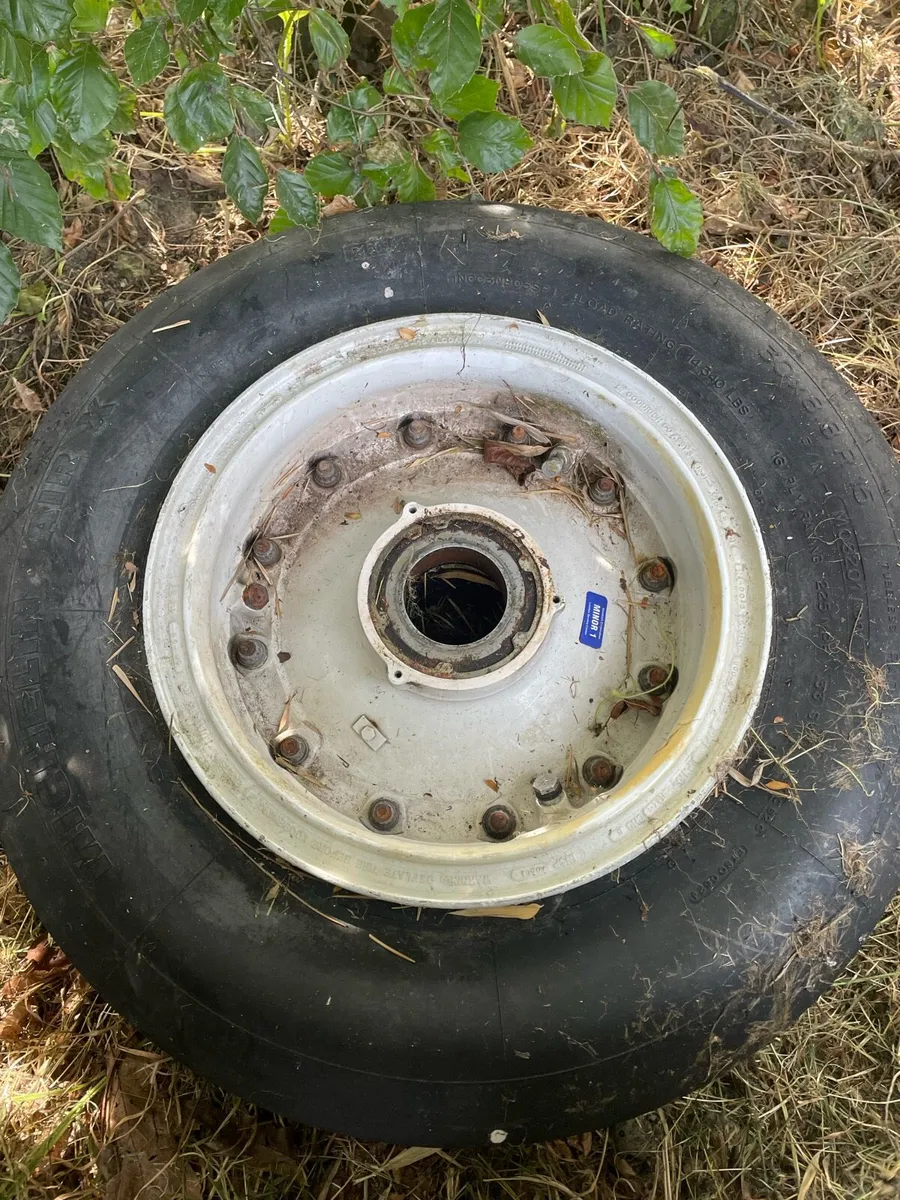 Aircraft Nose Wheels - Image 1