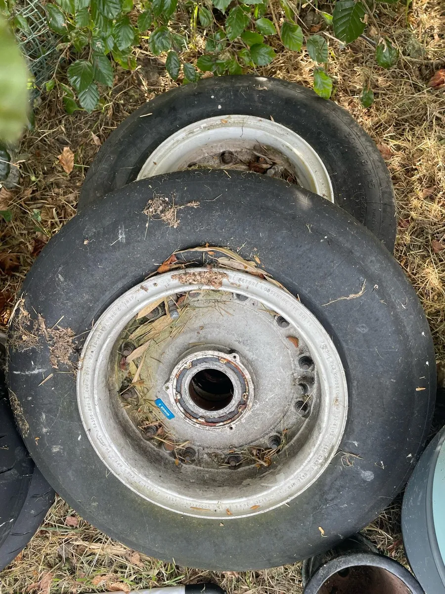 Aircraft Nose Wheels - Image 2