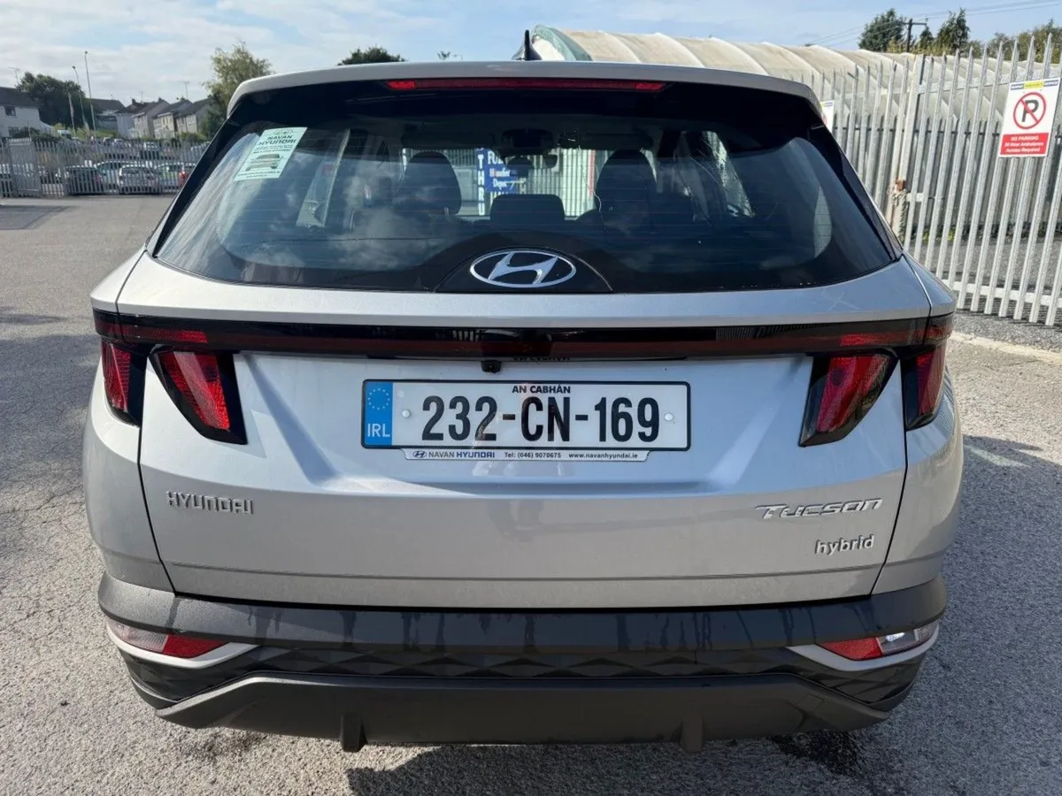 Hyundai Tucson HEV Comfort Plus  just In low KM - Image 4