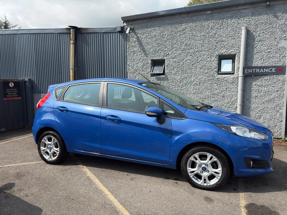 Ford Fiesta 2013 - Image 2