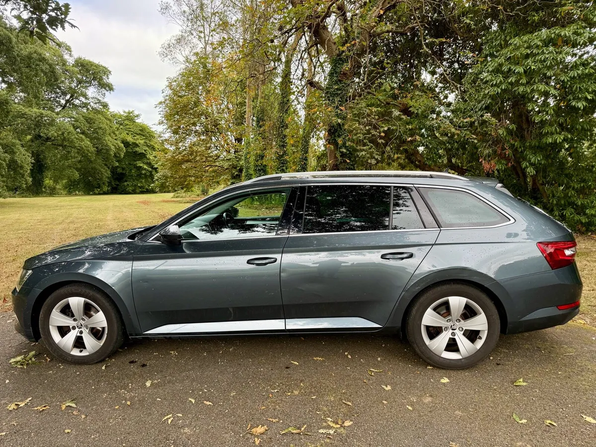 Skoda Superb 2.0TDI Business Estate - Image 3