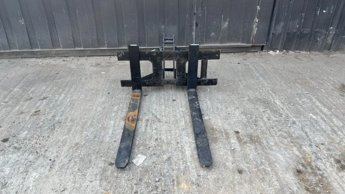 Pallet Forks – 30mm Pin to suit Mini Excavator - Image 2