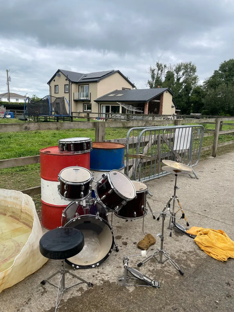 Drum kit - Image 1