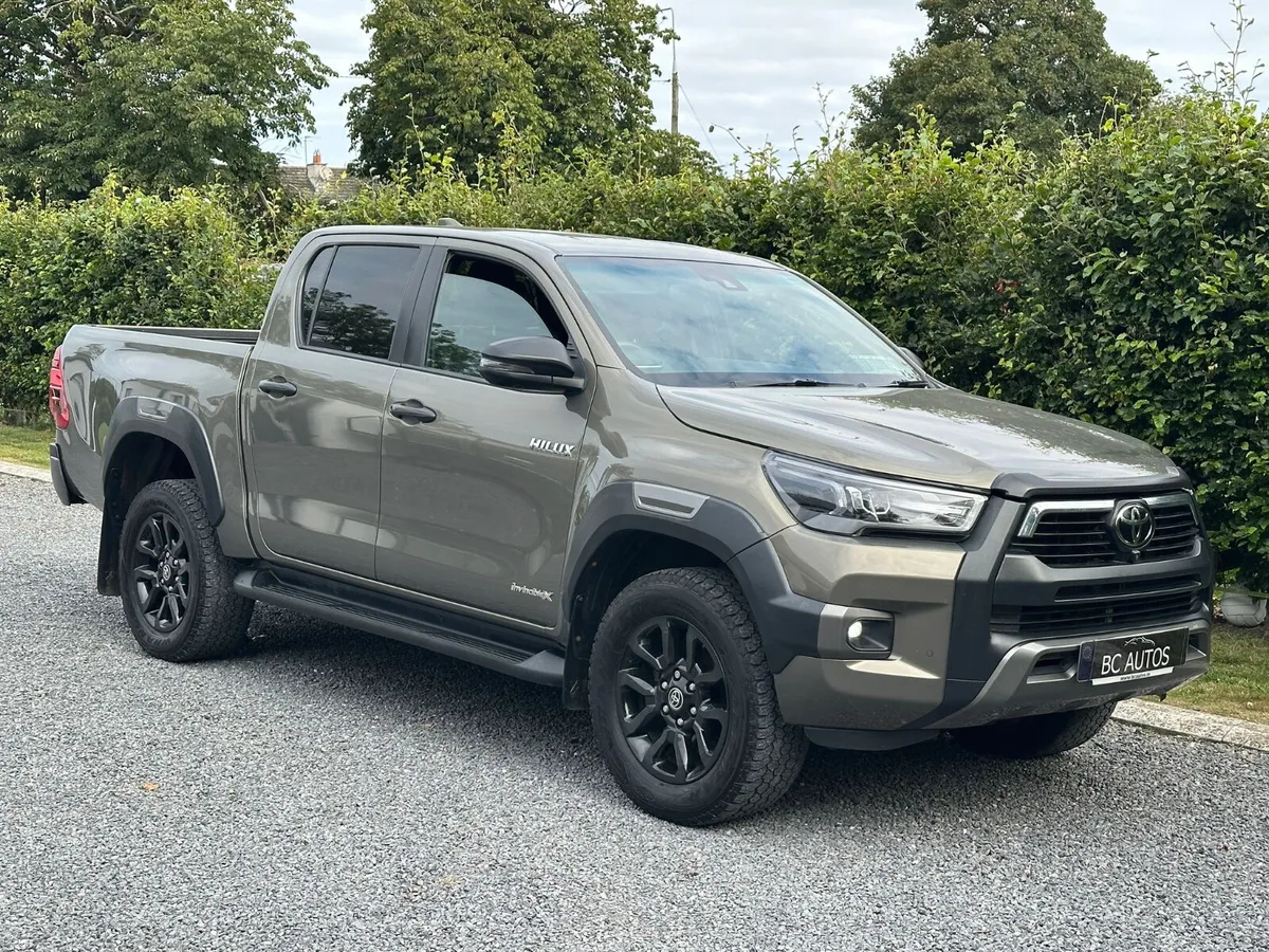 2022 Toyota Hilux 2.8 Invincible X 5 Seat N1 - Image 2