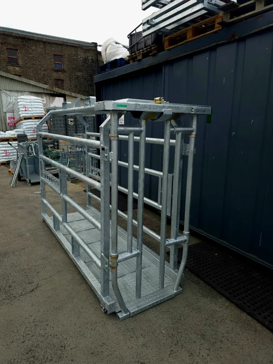 Condon 8ft Mobile Crush - Image 1