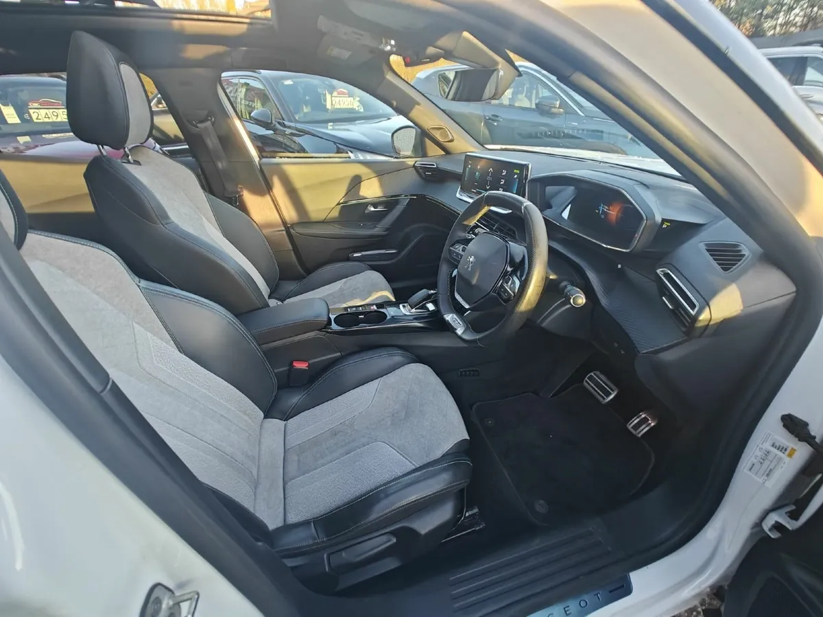 Peugeot E2008 GT PREMIUM 2021 - Image 4