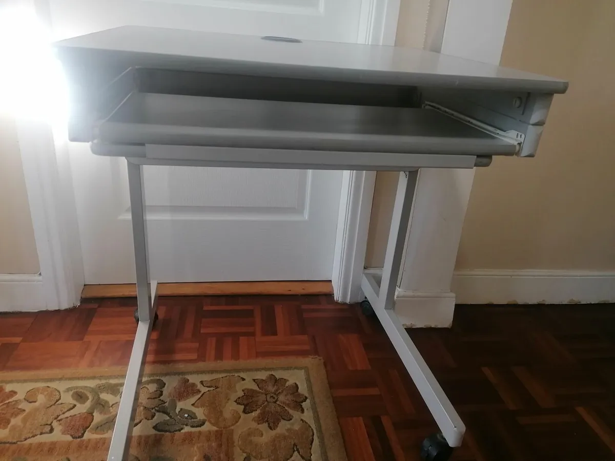 Computer table - Image 4
