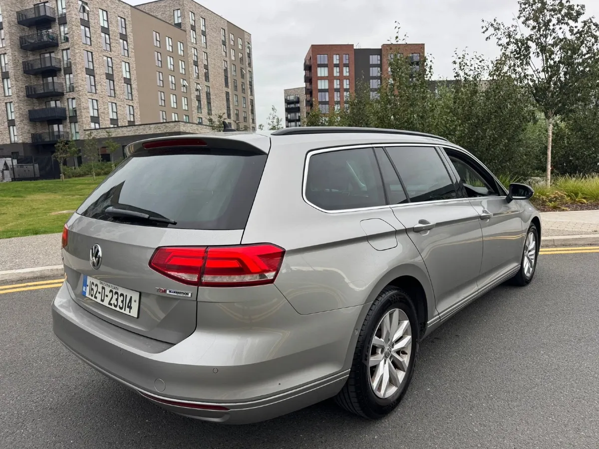 Volkswagen Passat 2016 - Image 3