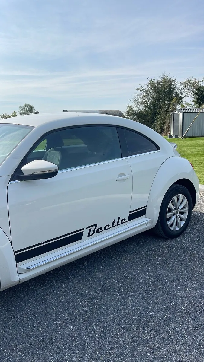 Volkswagen Beetle 2013 - Image 2