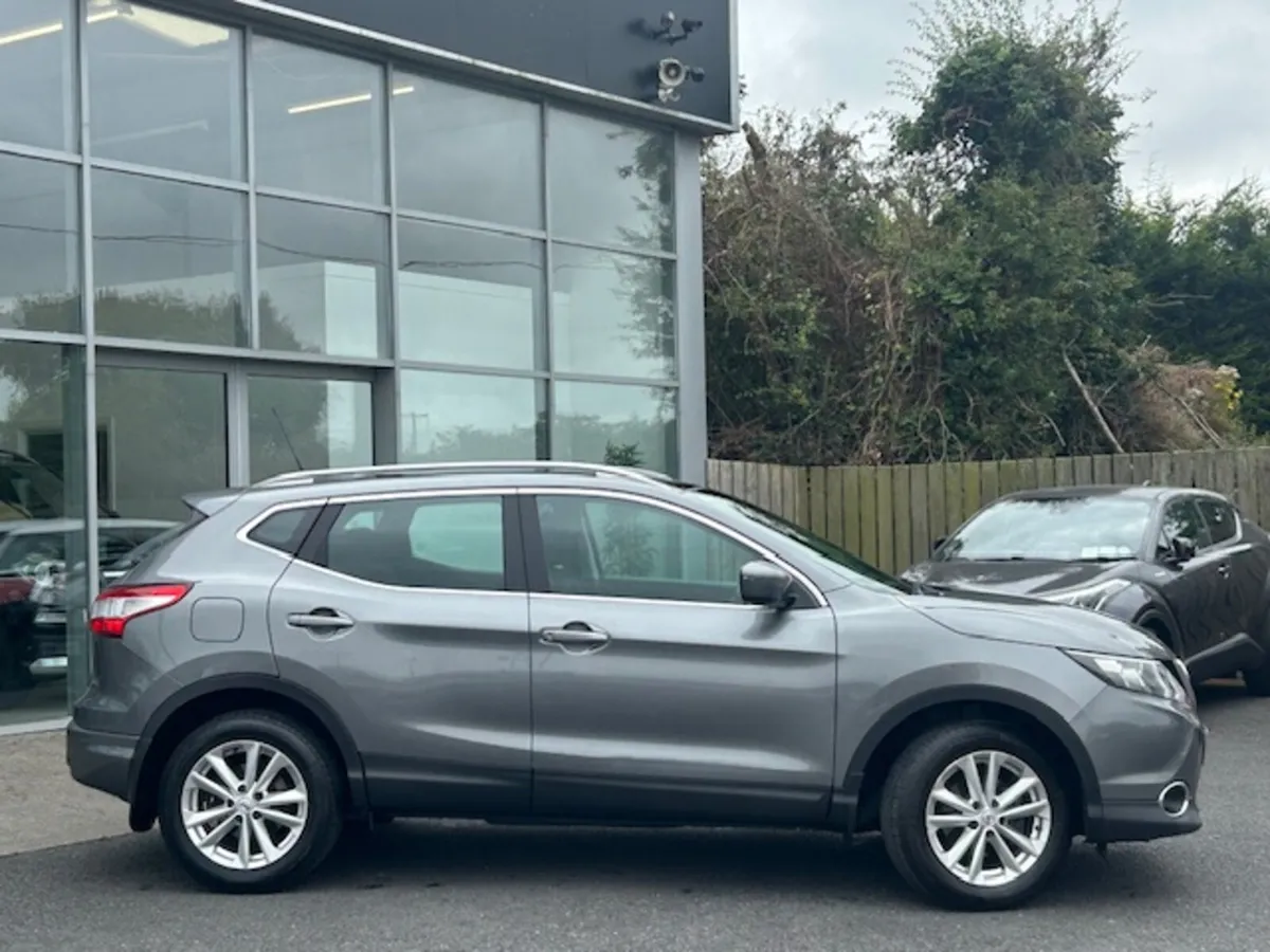 Nissan Qashqai SV 1.2 Automatic - Image 3