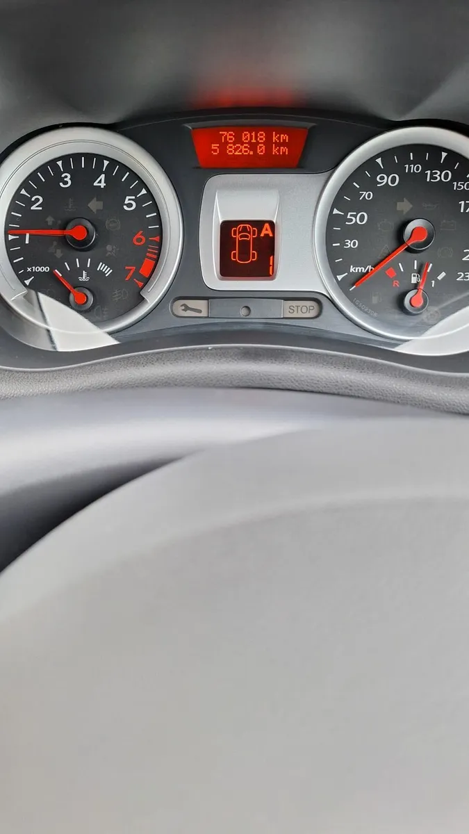 Renault Clio AUTOMATIC - Image 2