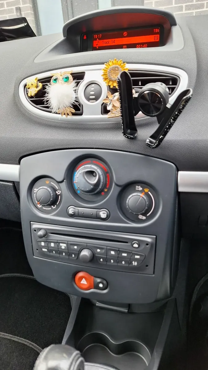 Renault Clio AUTOMATIC - Image 3